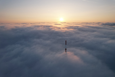 Sender über den Wolken